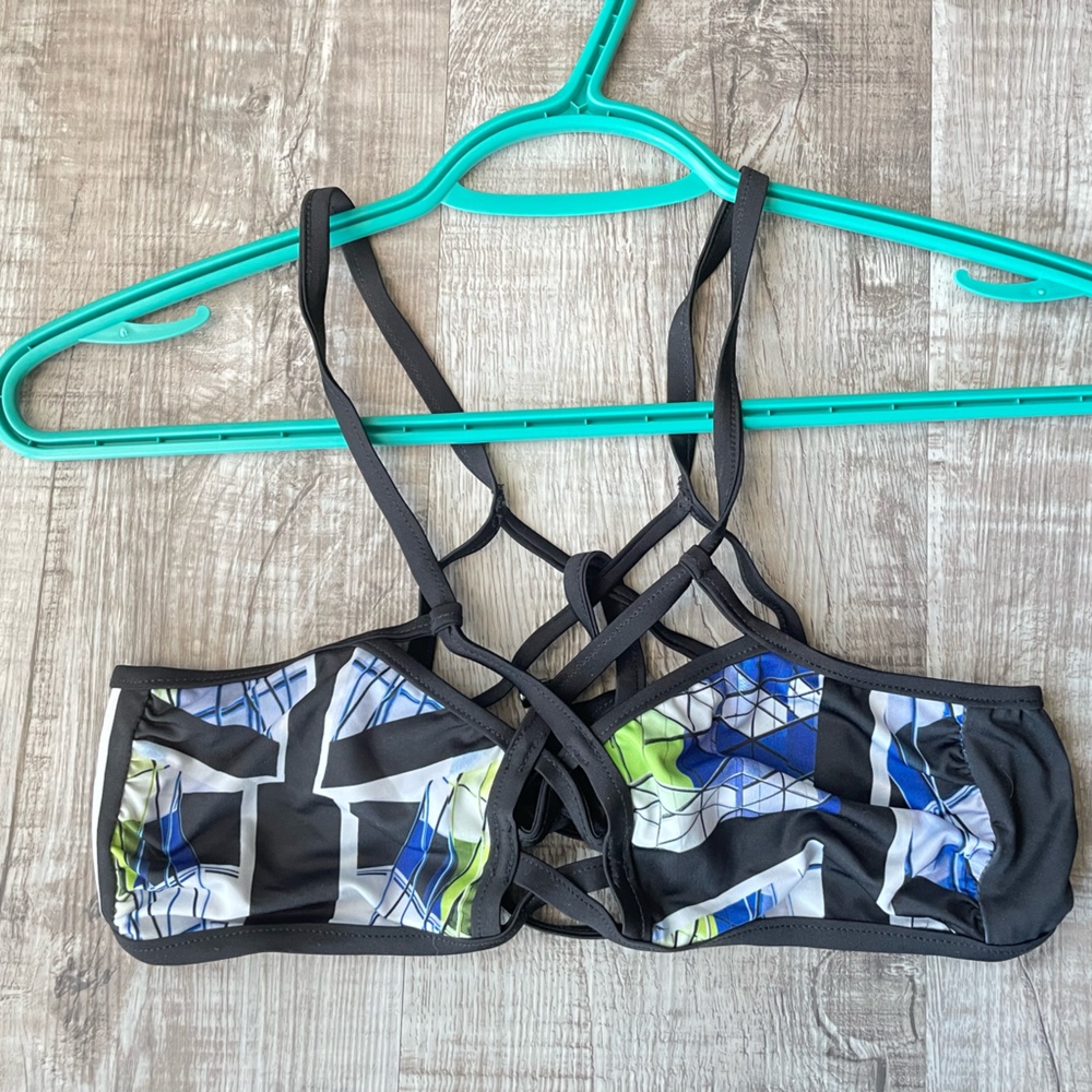 Geometric Print Strappy Bikini Top
